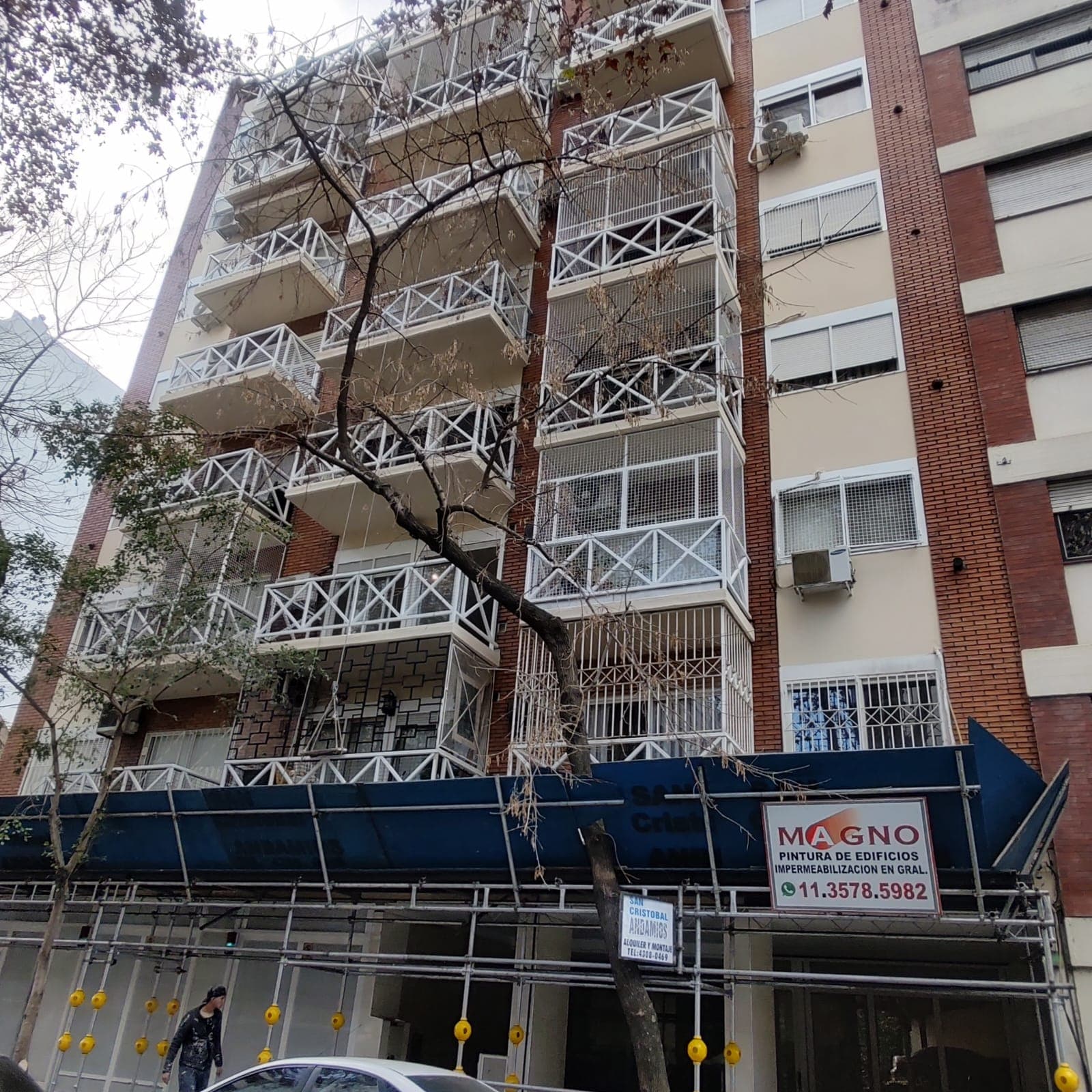 Aguirre 325